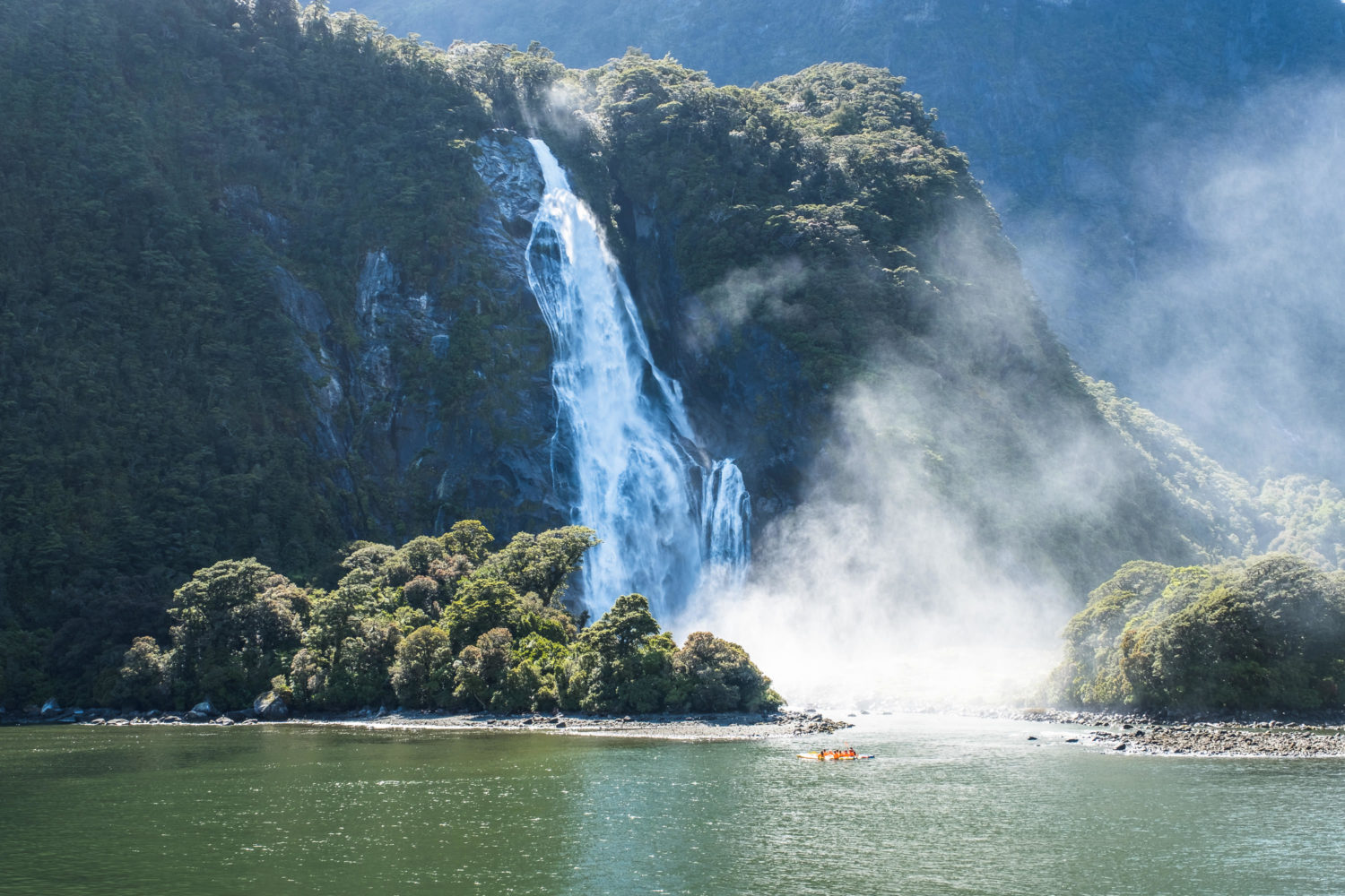 Wasserfall im Milford Sound